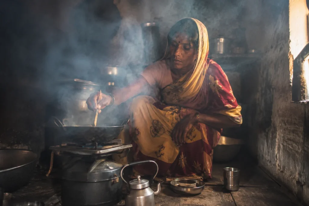 मिट्टी का तेल (Kerosene Oil) क्यों बंद हुआ ? जानिए असली 5 कारण और Shocking Facts मिट्टी का तेल (Kerosene Oil) क्यों बंद हुआ ? जानिए असली 5 कारण और Shocking Facts